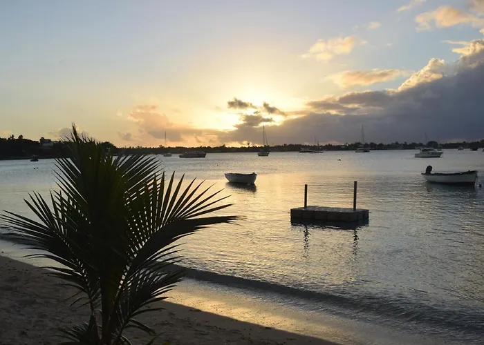 Ocean Drive Studio - Opposite The Beach Grand Baie