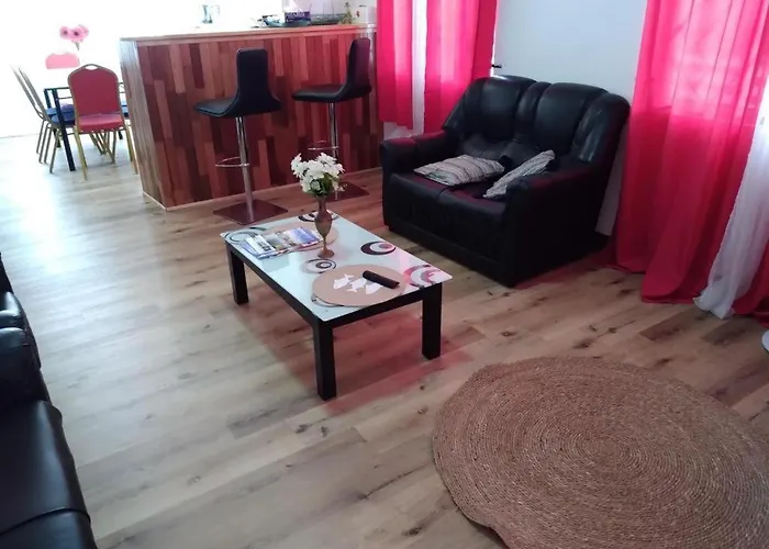 Private Sandy Jog Flic en Flac