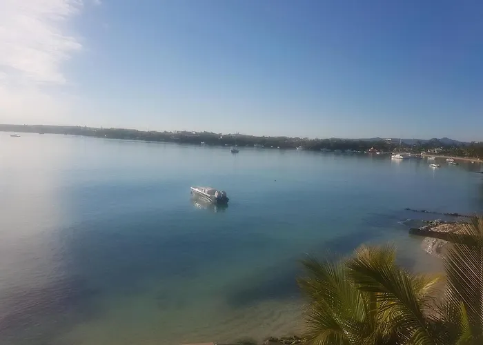 Pet friendly Rooms On The Bay With Ocean View Pointe aux Canonniers