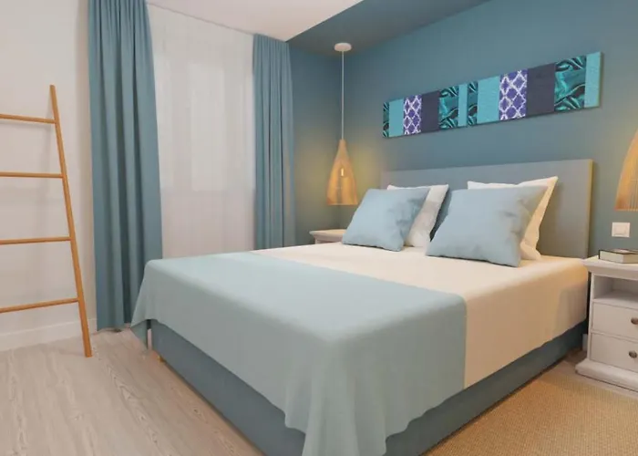 Pet friendly Modern Apartment - Excellent Location 50M From The Beach, Restaurants, Bars, Shops Flic en Flac