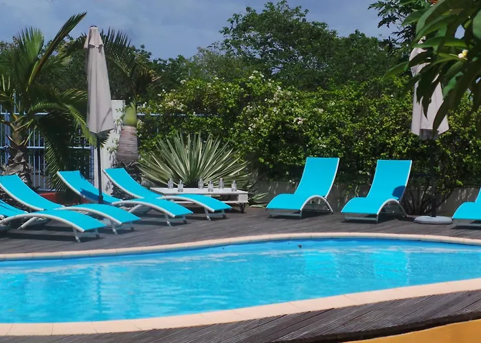 Shanti Villa Flic en Flac with Pool