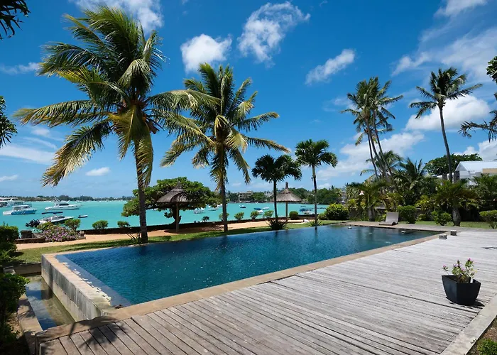 Villa 4 Chambres The Bay, Pieds Dans L'Eau Au Centre De Grand Baie avec Piscine