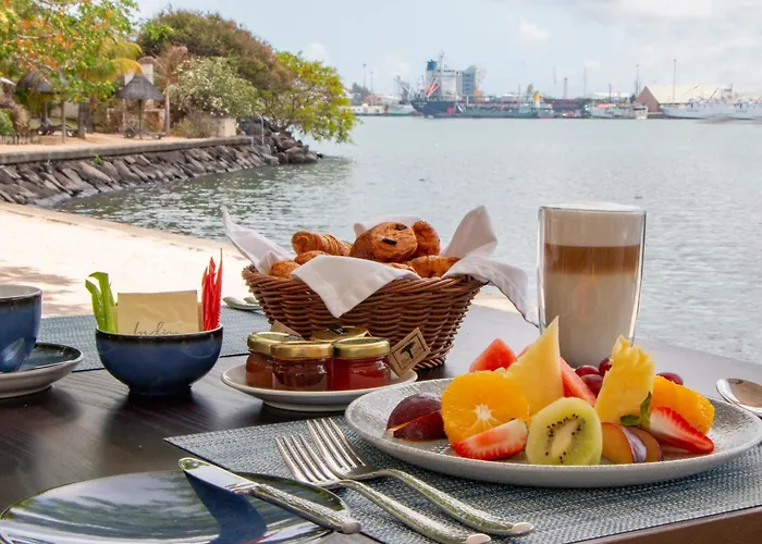 Port Louis Hotels With Jacuzzi in Room near Aapravasi Ghat World Heritage Site