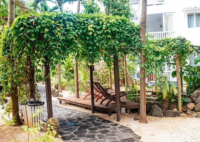 Hibiscus Boutique Hotel Pereybere Beach