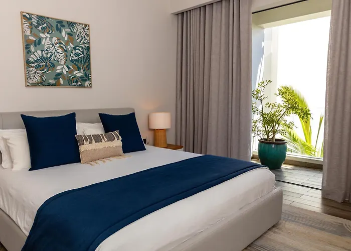 Tropical Beachfront Apartment Belle Mare