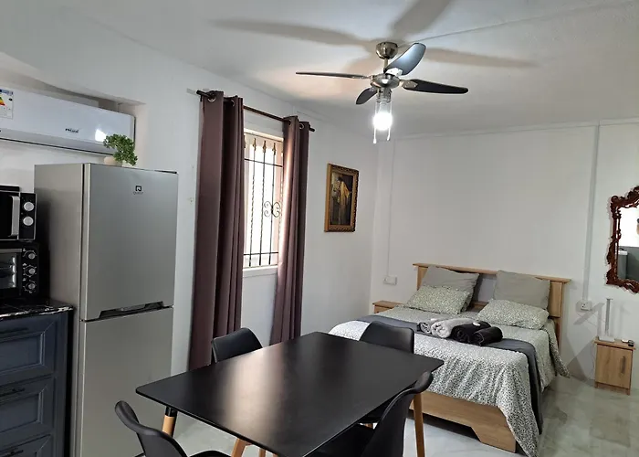 R Garden Studio 2 Moderne Pour Couple Dans Un Cadre Relaxant Et Confortable Port Louis