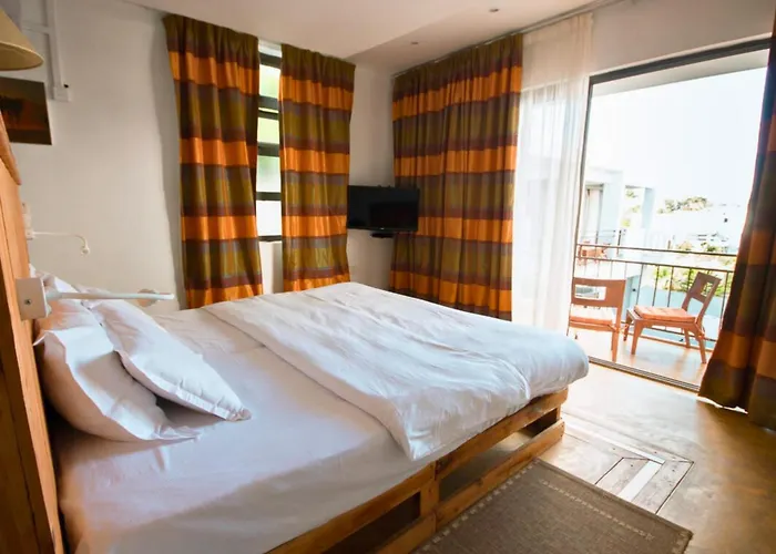 Port Louis 3 Star Hotels near Citadel Fort Adelaide