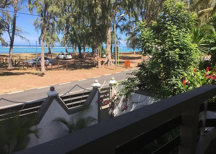 Residence La Plage Flic en Flac With Golf Course